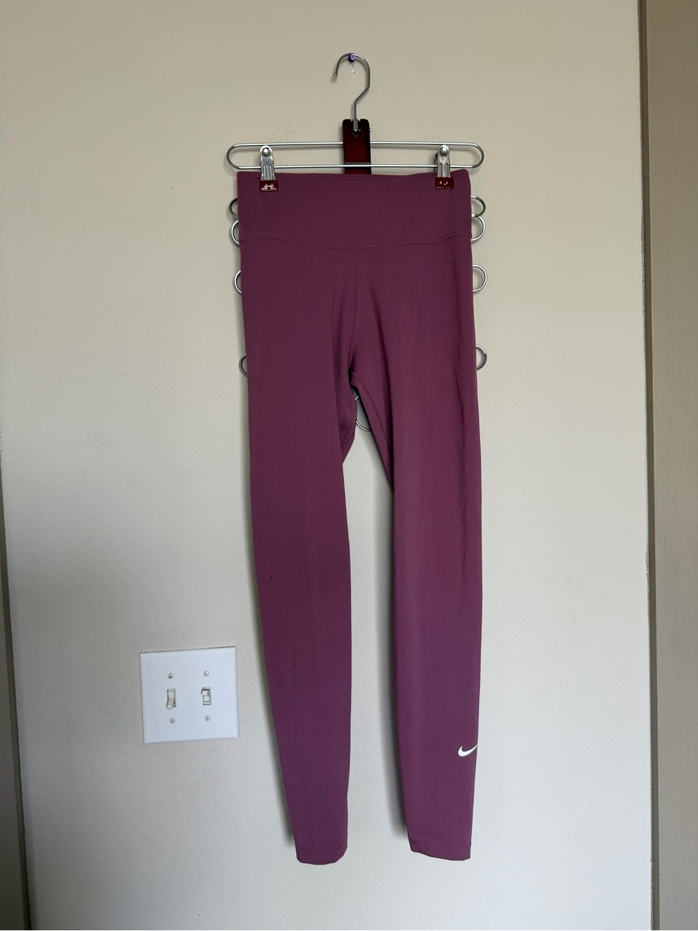 NIKE Plum Purple XS Athletic Leggings